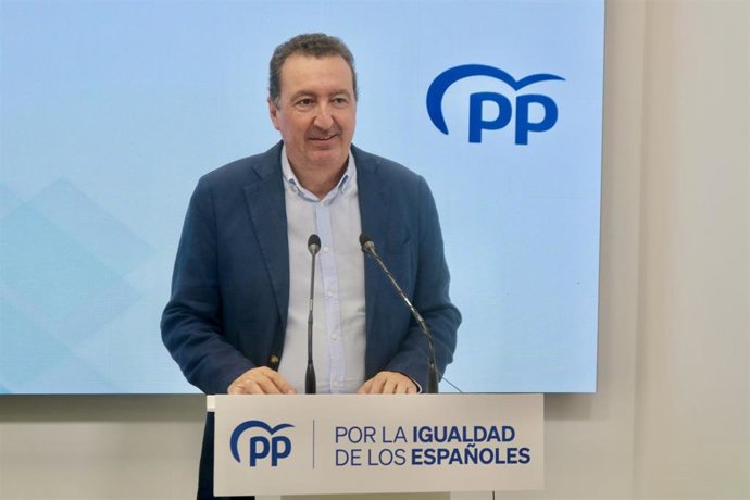 Archivo - El presidente del PP de Huelva y parlamentario andaluz, Manuel Andrés González.
