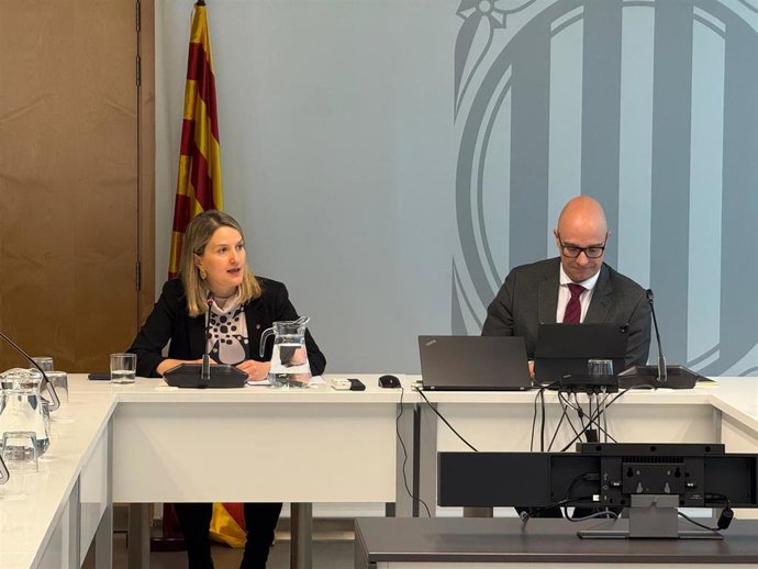 La consellera Mònica Martínez Bravo durante la primera reunión de la comisión de coordinación del mundo local