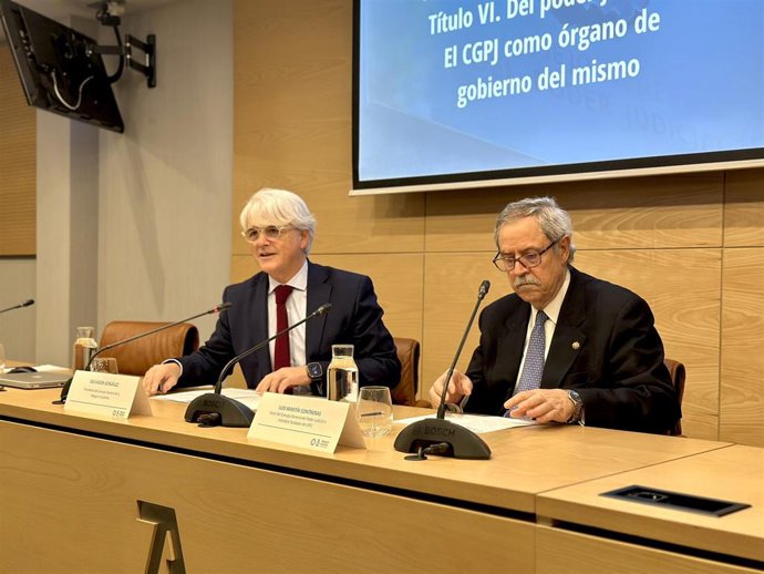 El presidente de la Abogacía Española, Salvador González, y el vocal del Consejo General del Poder Judicial (CGPJ) Luis Contreras