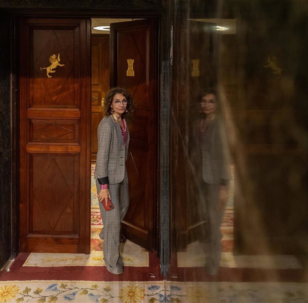 Archivo - La vicepresidenta primera y ministra de hacienda, María Jesús Montero, a 21 de noviembre de 2024, en Madrid (España).