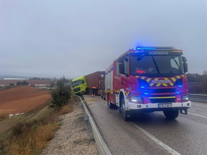 Accidente de un camión tráiler en la N-320 en Cuenca.