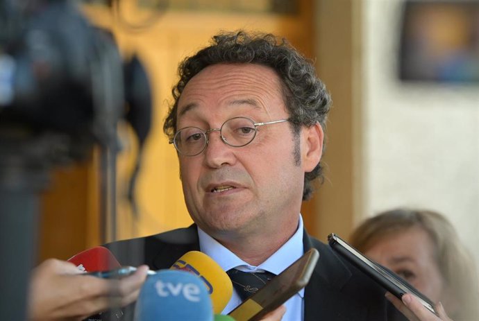 Archivo - El fiscal General del Estado, Álvaro García Ortiz, atiende a los medios antes del inicio de la Junta General de la Fiscalía Especial Antidroga, en el Pazo de Mariñán, a 19 de septiembre de 2022, en Bergondo, A Coruña, Galicia (España).  La Junta