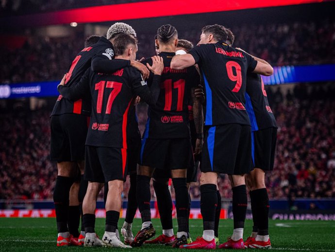 El FC Barcelona gana al Benfica (4-5) en el Estádio da Luz de Lisboa, en la séptima jornada de la Liga de Campeones 2024/25