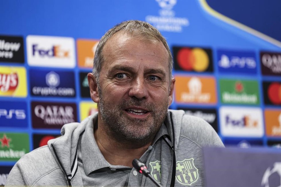 Archivo - Hansi Flick, head coach of FC Barcelona attends his press conference during the training day of FC Barcelona ahead the UEFA Champions League, football match against Stade Brestois 29 at Ciudad Esportiva Joan Gamper on November 25, 2024 in Sant