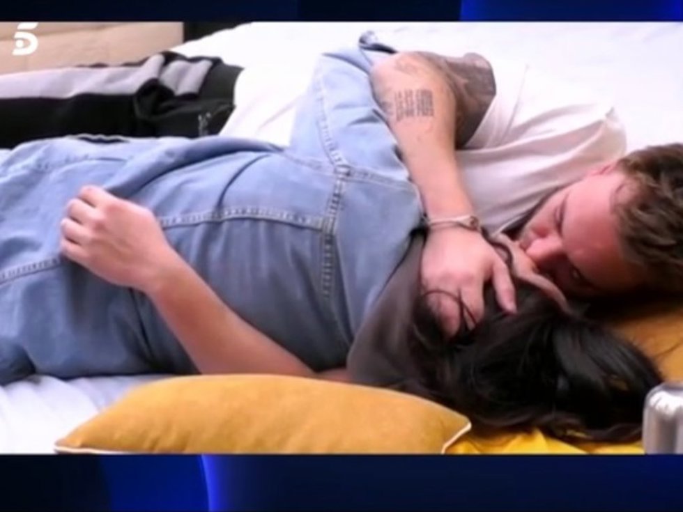 JOSÉ MARÍA ALMOGUERA Y MARÍA CONTINUAN CON SU RELACIÓN EN LA CASA DE GRAN HERMANO DÚO