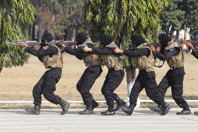 Archivo - Imagen de archivo de un entrenamiento militar en Pakistán
