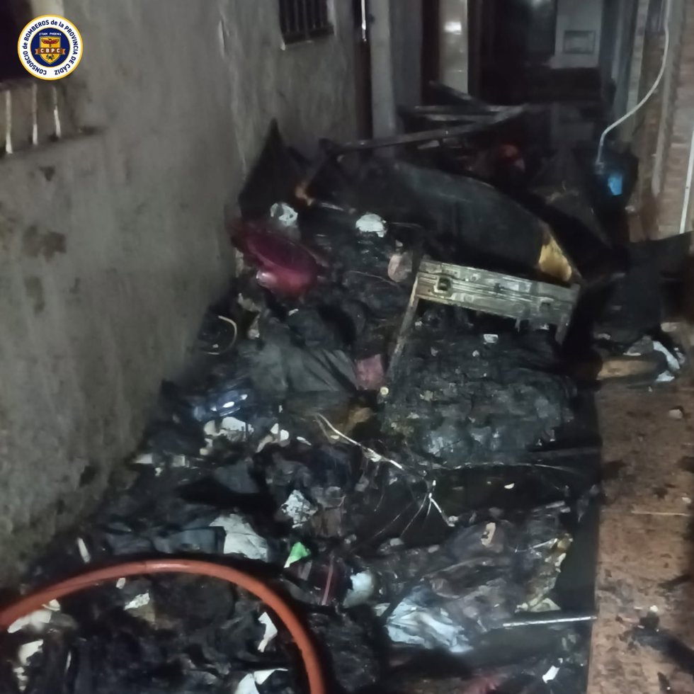 Incendio en una vivienda de Algeciras (Cádiz) con un fallecido