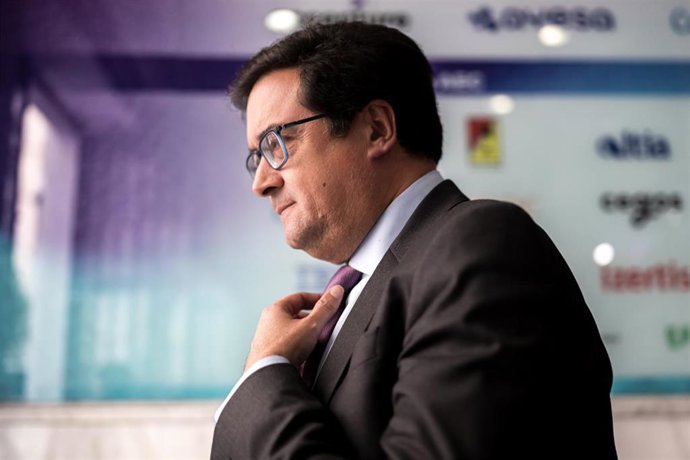 Archivo - El secretario general del PSOE-M y ministro para la Transformación Digital y de la Función Pública, Óscar López,.