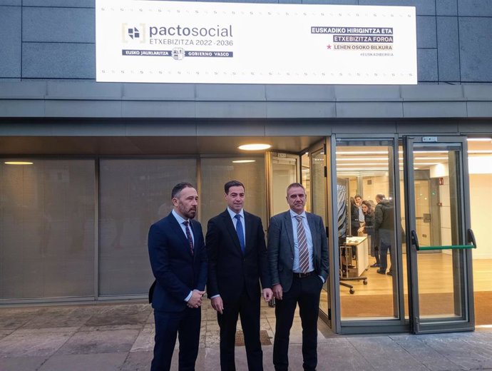 Denis Itxaso, Imanol Pradales y Miguel de los Toyos