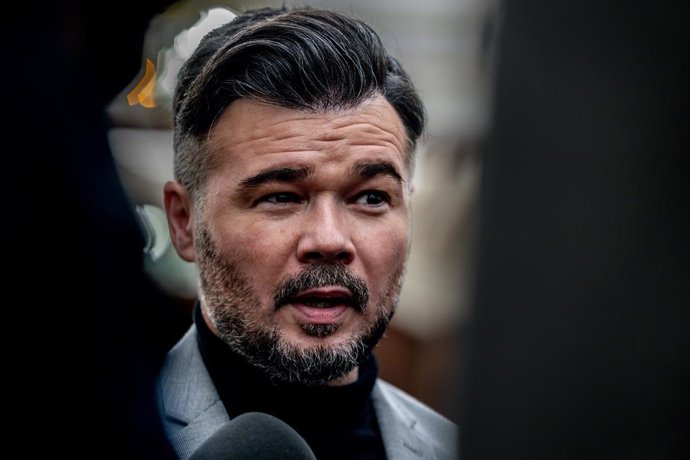 Archivo - El portavoz de ERC en el Congreso, Gabriel Rufián, durante una sesión plenaria, en el Congreso de los Diputados, a 10 de diciembre de 2024, en Madrid (España). 