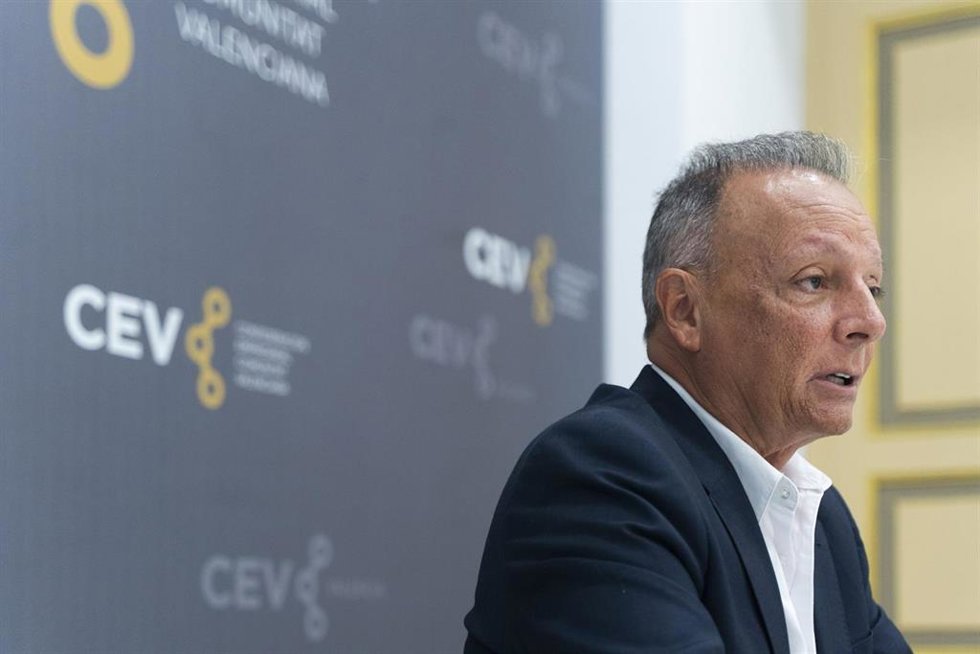 Archivo - El presidente de la Confederación Empresarial de la Comunitat Valenciana (CEV), Salvador Navarro, durante una entrevista para Europa Press, a 25 de julio de 2024, en Valncia.