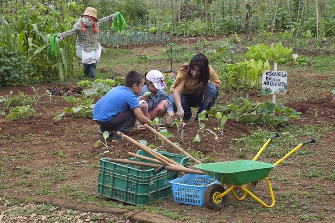 Archivo - La Escuela de Medio Ambiente de Camargo ofrece ocho itinerarios formativos a los centros educativos del municipio