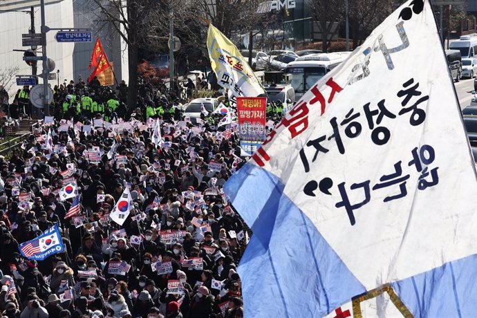 Imagen de archivo de seguidores de Yoon Suk Yeol durante una protesta en Seúl, Corea del Sur.