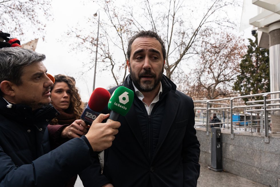 Víctor de Aldama a su llegada a los Juzgados de Plaza de Castilla, a 22 de enero de 2025, en Madrid (España).