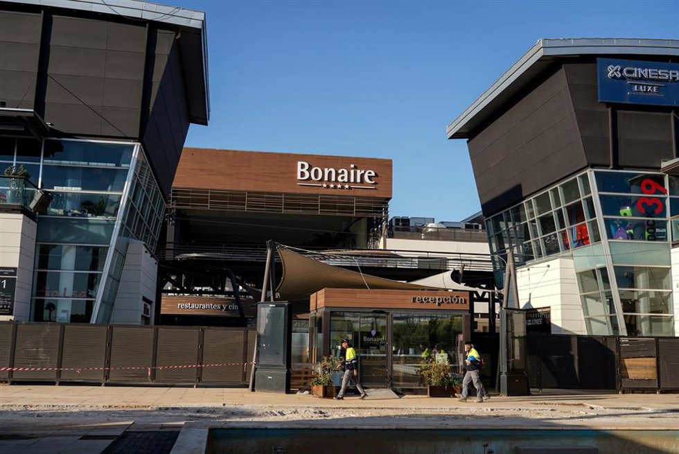 Archivo - Exterior del centro comercial Bonaire
