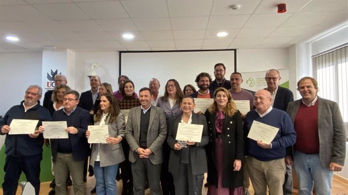 Investigadores del Área de Gestión Sanitaria Campo de Gibraltar Este, pertenecientes al Inibica (Instituto de Investigación e Innovación Biomédica de la provincia de Cádiz), en los Premios Anuales de I+D+i de la Fundación Campus Tecnológico de Algeciras.