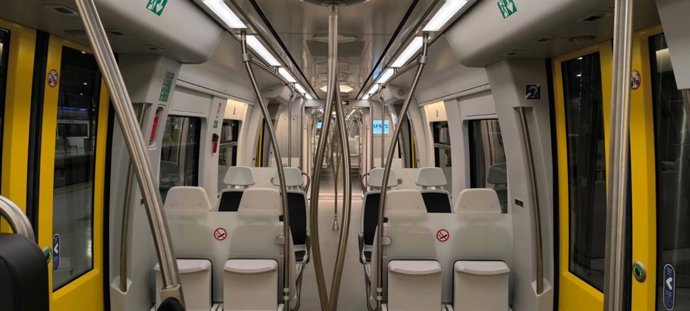 Interior de un tren de Serveis Ferroviaris de Mallorca (SFM).