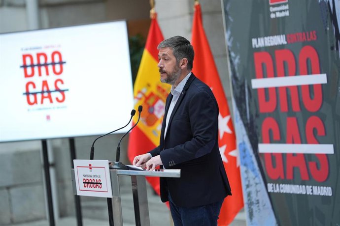 El consejero de Presidencia, Justicia y Administración Local de la Comunidad, Miguel Ángel García Martín, presenta una encuesta del Gobierno regional sobre la percepción de las drogas