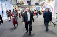 El ministro Hereu conoce en el estand de Baleares en Fitur la oferta turística de las islas