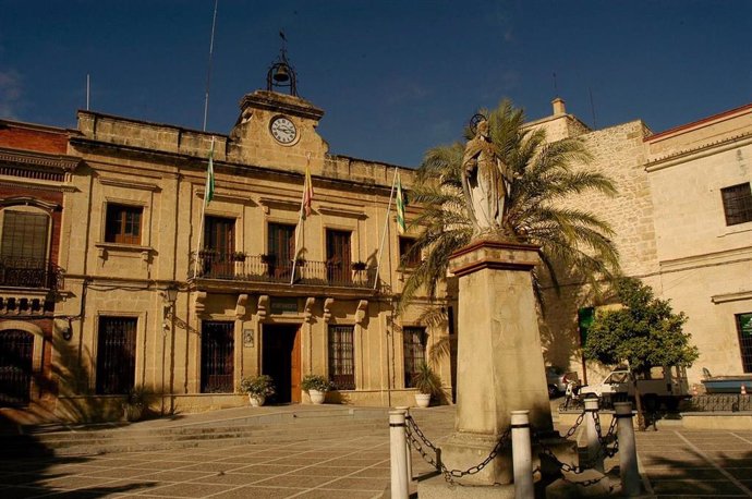Vista del Ayuntamiento de Bornos en la provincia de Cádiz.