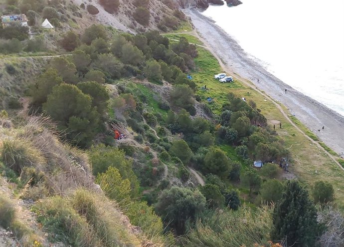 Málaga.- Sucesos.- Anulación.- Dos detenidos tras retirar un centenar de autocaravanas y más de 30 tiendas 