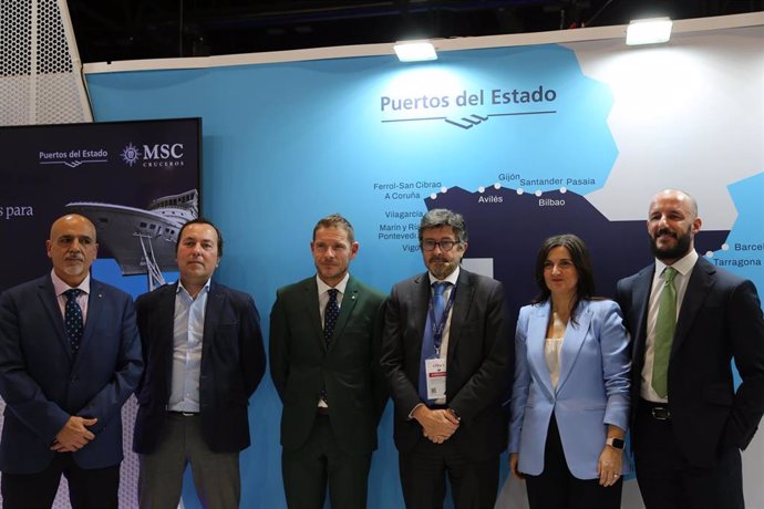 Los expositores al acto conjunto de MSC Cruceros y Puertos del Estado celebrado en Fitur 2025.