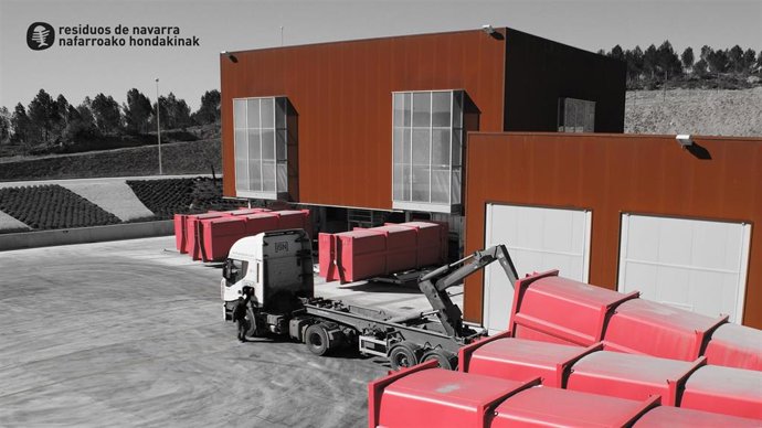 Archivo - La tasa de residuos de Navarra subirá 34 céntimos al mes en 2025, situándose en 84,45 euros anuales por unidad familiar