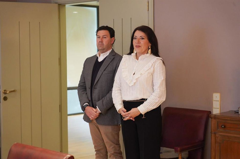 Ignacio Herrero (PP) y Silvia Gimeno (PSOE) toman posesión de sus cargos como nuevos diputados de las Cortes de Aragón.