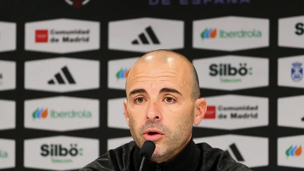 José Luis Sánchez-Vera, técnico de la Real Sociedad Femenina, en rueda de prensa