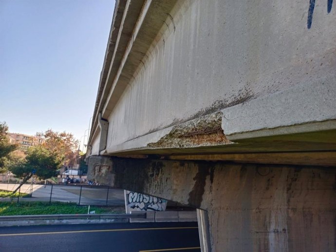 Desperfectos en el puente que requieren la actuación.