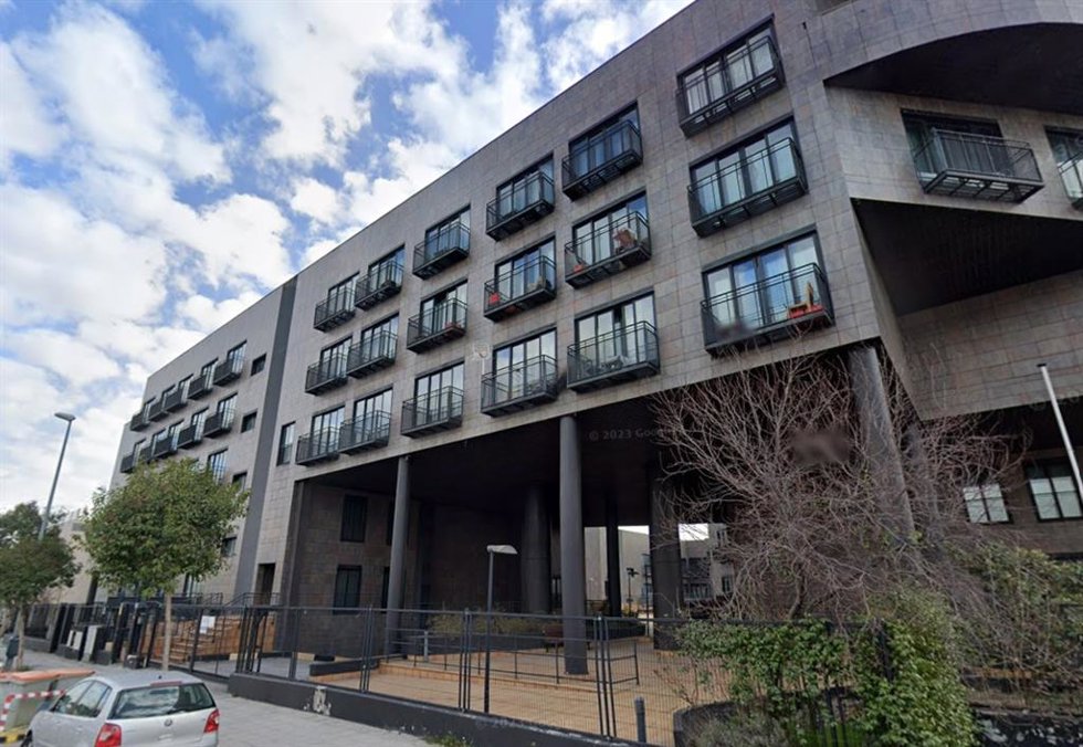 Archivo - Una imagen del conocido hotel okupado del madrileño distrito de San Blas