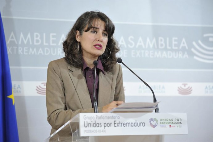 Archivo - La diputada de Unidas por Extremadura, Irene de Miguel, en una imagen de archivo.
