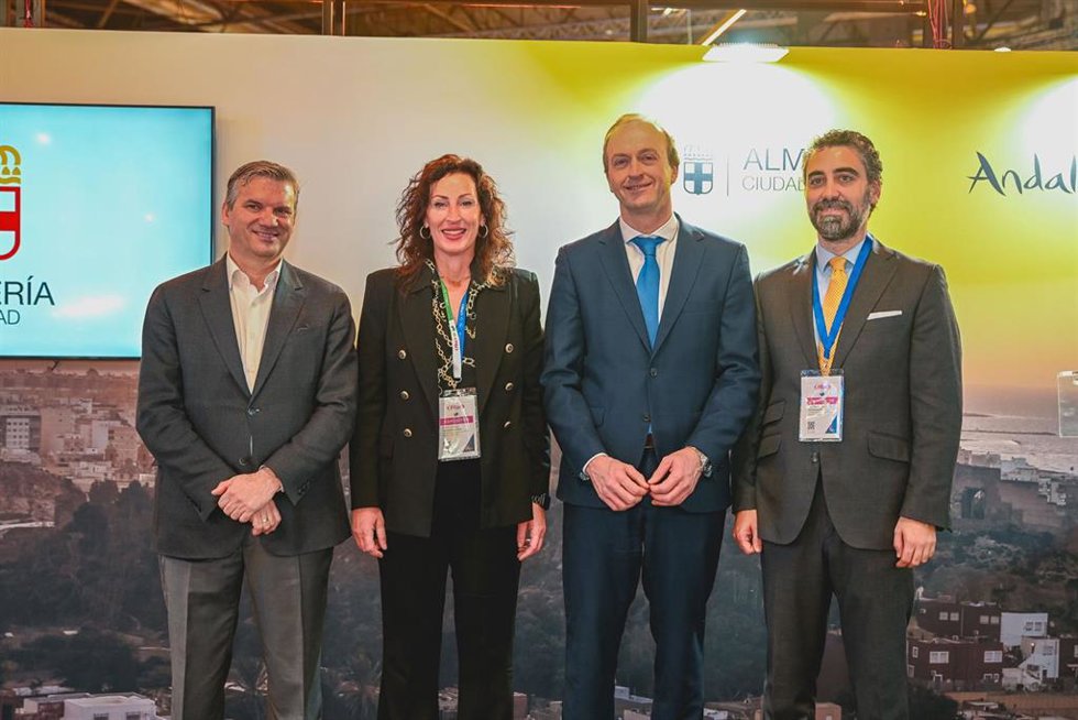 El Ayuntamiento de Almería renueva su convenio de colaboración con Movelia.