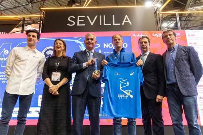 El Ayuntamiento patrocina el deporte con la Maratón, el A1 Padel o la regata Sevilla-Betis