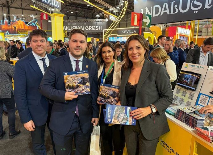 La alcaldesa de Ronda en Fitur