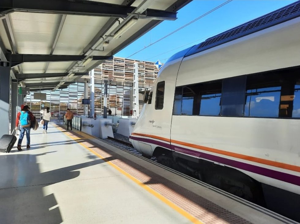 Archivo - Estación de tren de Huelva en una imagen de archivo.