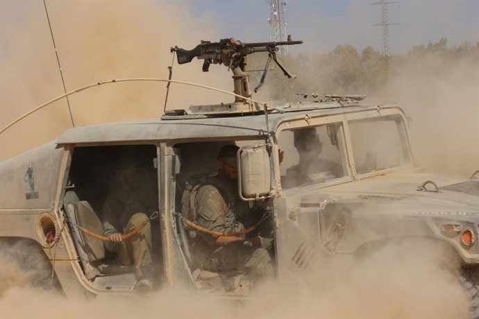 Archivo - ISRAEL-GAZA BORDER, Sept. 12, 2024  -- An Israeli military vehicle is seen near the border with Gaza Strip, in southern Israel, on Sept. 12, 2024. The Israeli military announced on Thursday that it has "dismantled" Hamas' Rafah Brigade in the so