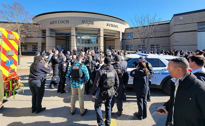 January 22, 2025, Nashville, Tennessee, USA: First responders work at the scene of a shooting at Antioch High School in Nashville on Wednesday after a 17-year-old male student opened fire in the cafeteria. Two teens are dead, including the shooter, and an