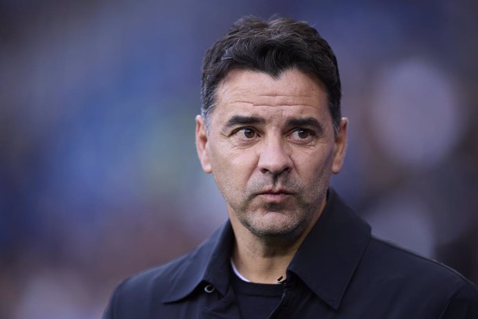 Miguel Angel Sanchez Munoz 'Michel' head coach of Girona FC looks on prior to the LaLiga EA Sports match between Deportivo Alaves and Girona FC at Mendizorrotza on January 11, 2025, in Vitoria, Spain.