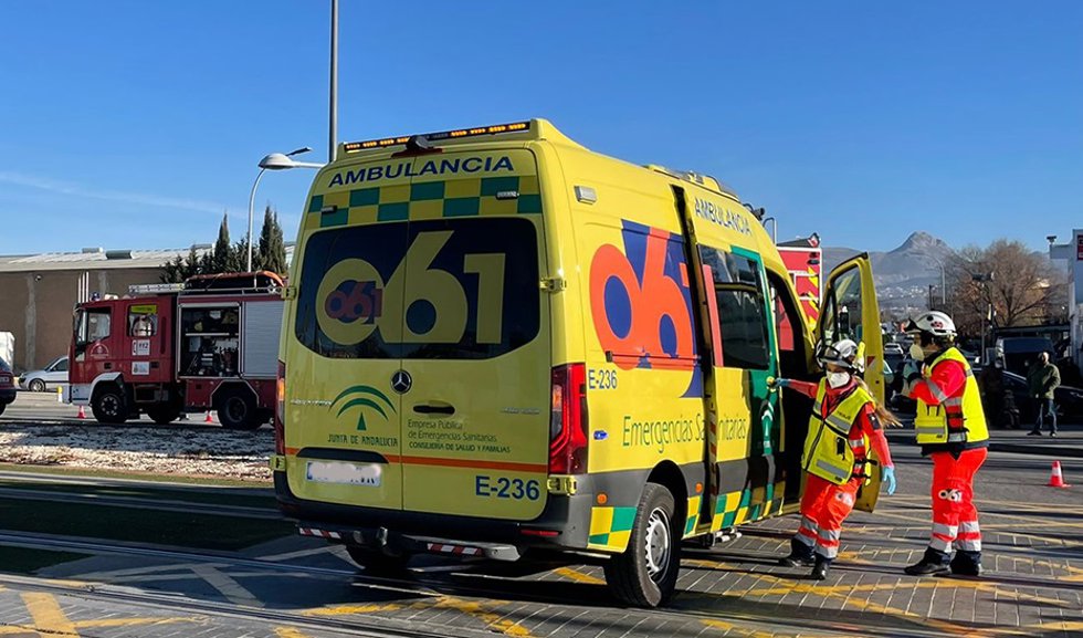 Archivo - Imagen de archivo de una ambulancia de CES.