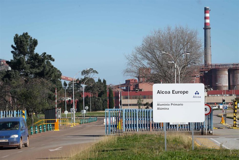 Archivo - La fábrica de Alcoa, a 24 de enero de 2024, en San Cibrao, Lugo, Galicia (España). Alcoa solicitó el pasado 22 de enero a los trabajadores de la fábrica de San Cibrao y al comité de empresa acordar retrasar el arranque de la actividad en la 