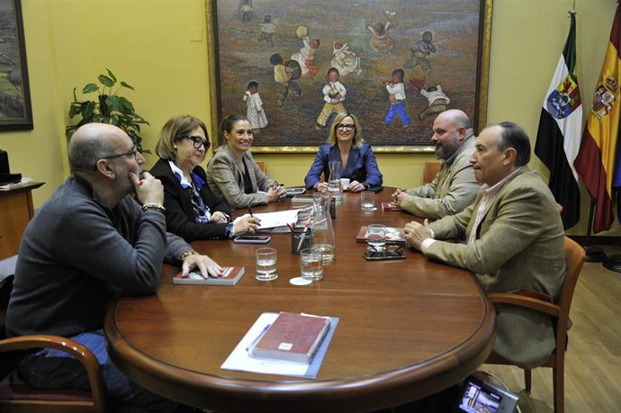 Reunión de la Mesa de la Asamblea para abordar la solicitud de la Junta de retirar los PGEx 2025