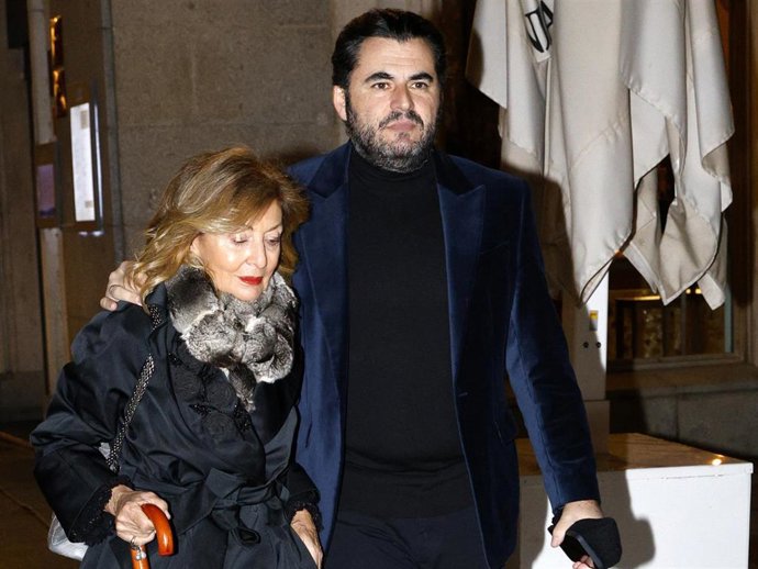 Emiliano Suárez llega al Teatro Real para asistir al estreno de la ópera "Eugenio Oneguin"