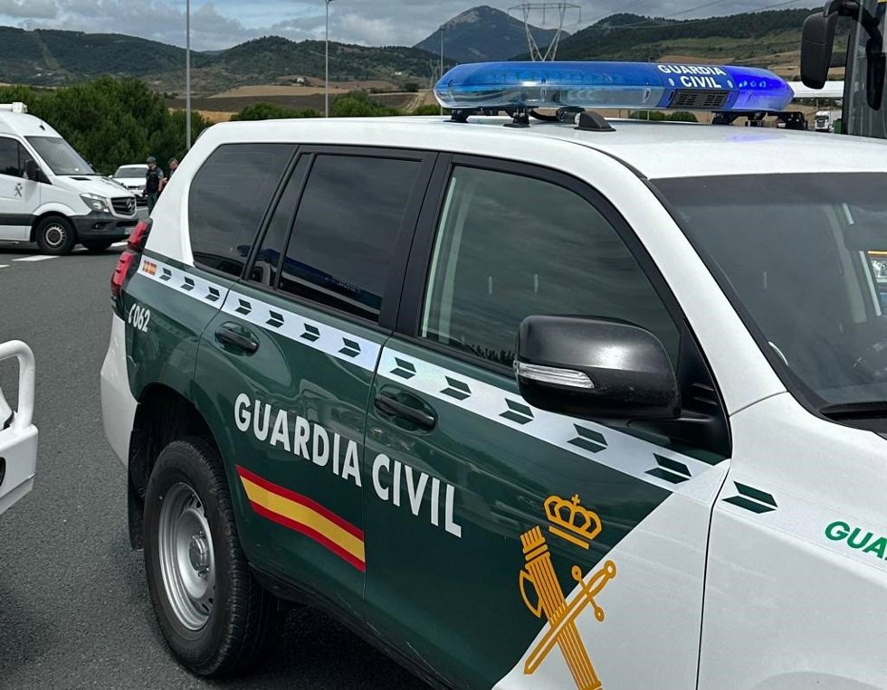 Archivo - Un vehículo de la Guardia Civil.