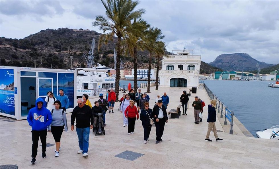 COCEMFE amplía su Programa de Vacaciones 2025, con Granada, Lanzarote y Zaragoza como nuevos destinos