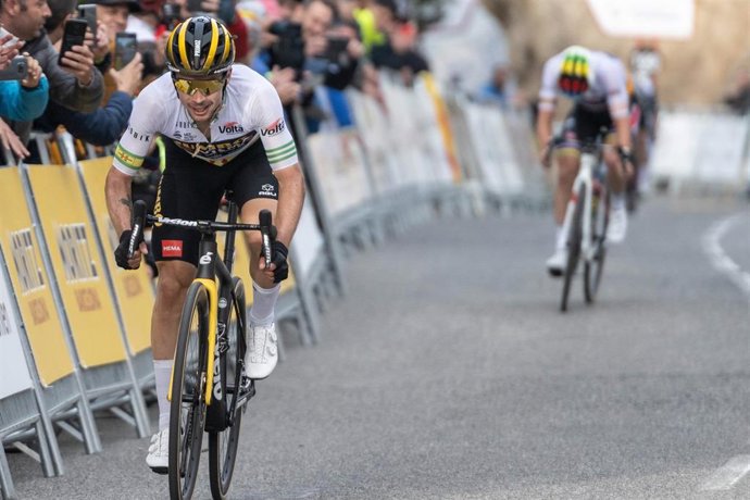 Archivo - El ciclista esloveno Primoz Roglic (Jumbo-Visma) ganó este viernes la quinta etapa de la Volta a Catalunya, disputada entre Tortosa y Lo Port sobre 176,6 kilómetros