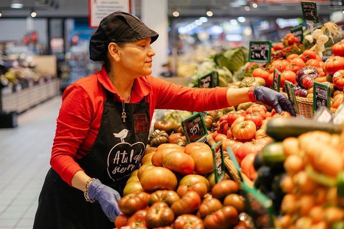 Archivo - Productos nacionales en Alcampo