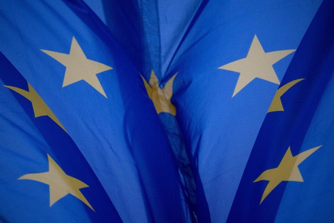 Archivo - FILED - 03 June 2024, Berlin: An European Union flag flies in the wind. Photo: Sebastian Gollnow/dpa