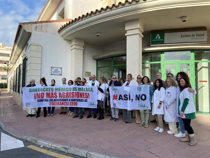 Concentración del SMM en Benalmádena por una agresión a una médica.