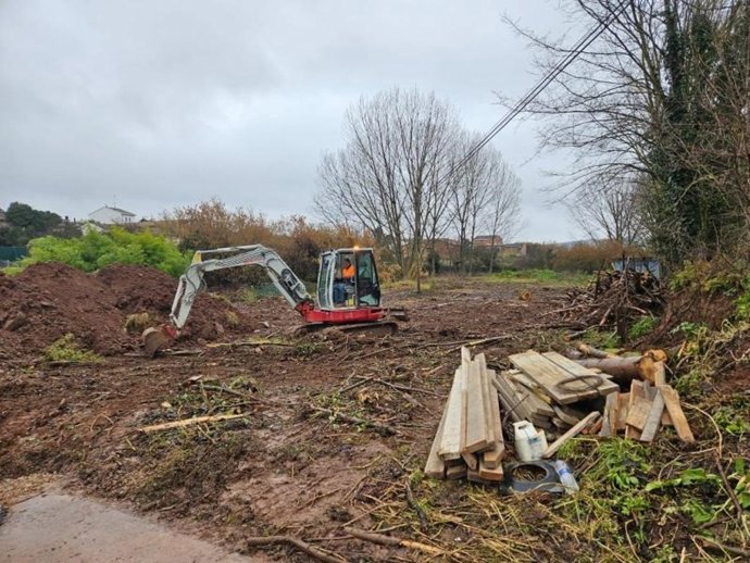 El Gobierno riojano invierte 144.500 euros para incrementar la capacidad de drenaje en el río Yuso en Arenzana de Abajo